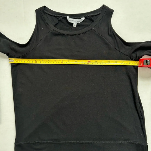 Cupcakes & Cashmere Black Mariam Cold Shoulder Top‎ Small - Picture 6 of 9